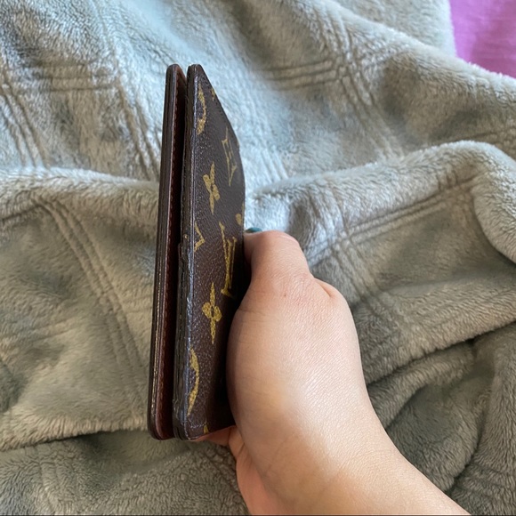 Louis Vuitton Card Holder - Picture 5 of 11